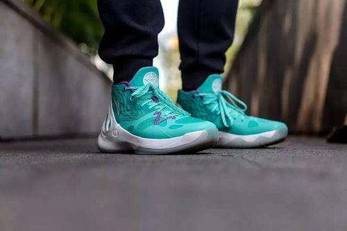 安踏新球鞋爆料视频大全,全方位解析爆款球鞋亮点 第2张 安踏新球鞋爆料视频大全,全方位解析爆款球鞋亮点 第2张